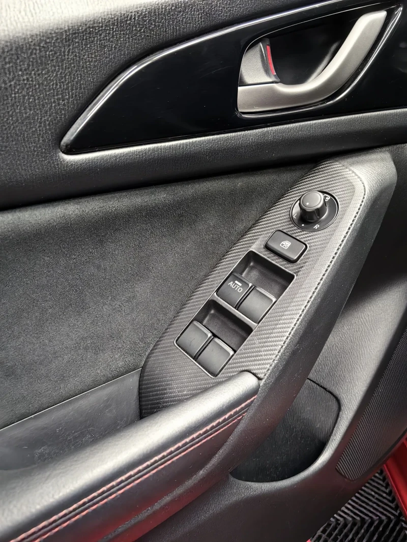 Mazda 3 2.0i* SKYACTIVE* ПОДГРЕВ* ТЕМПОМАТ* НАВИ* 68000КМ*, снимка 13 - Автомобили и джипове - 52503463