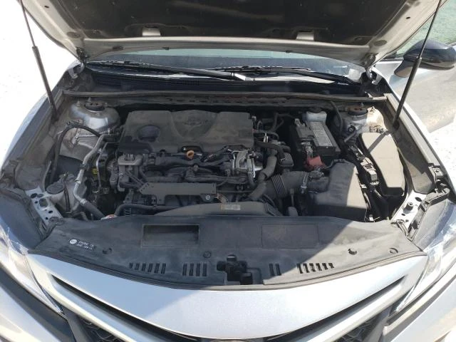 Toyota Camry SE, снимка 11 - Автомобили и джипове - 47763124