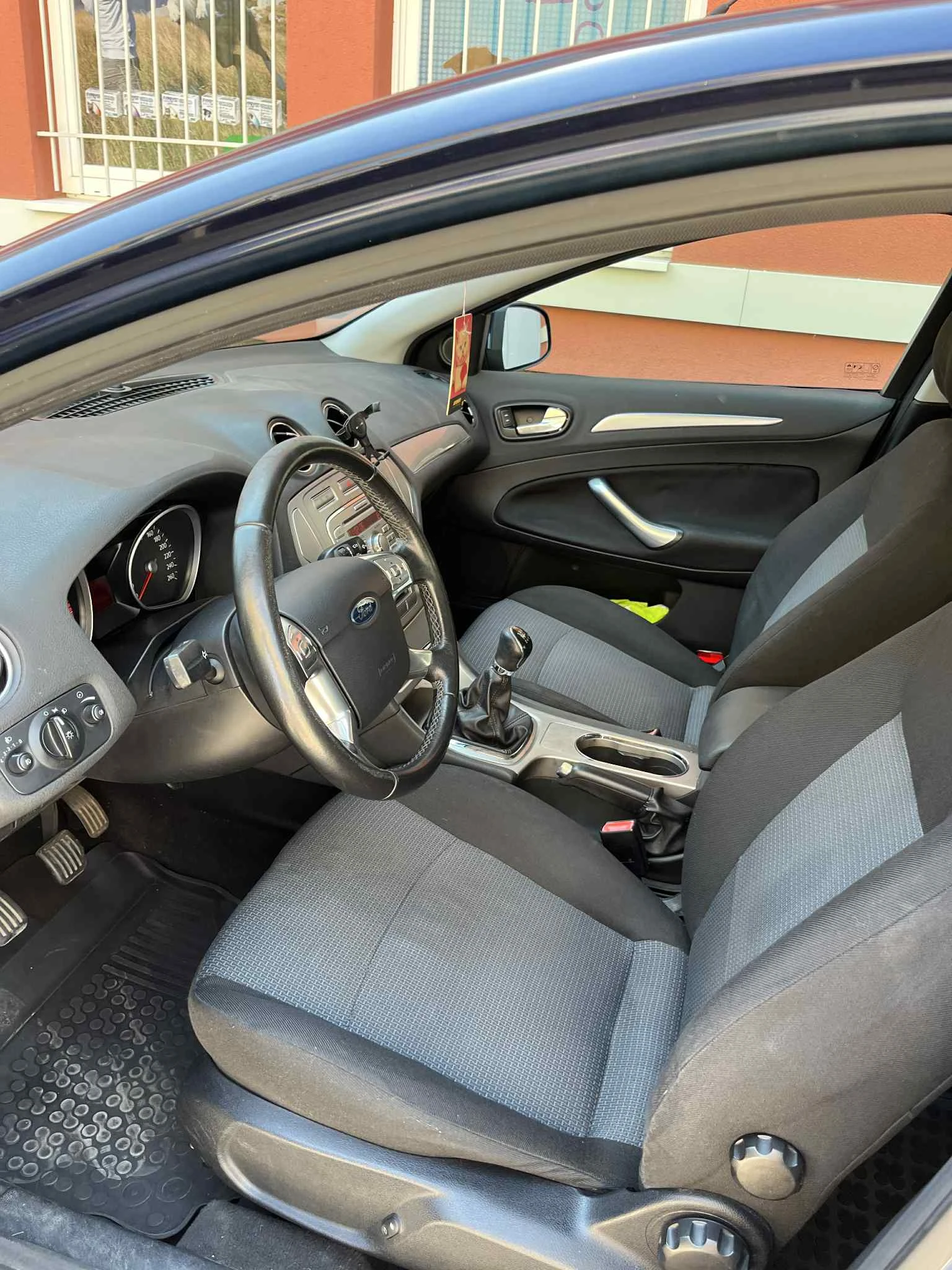 Ford Mondeo 2.0 i 16V 145кс - изображение 9