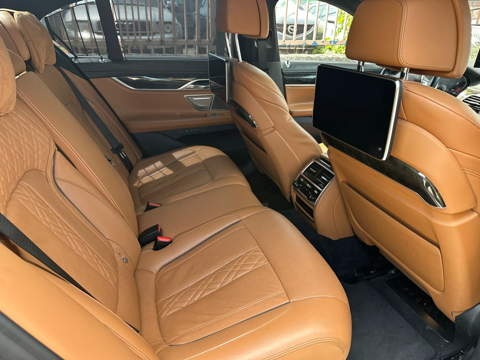 BMW 740 XDrive| Laser| Head Up| EURO6 - изображение 10
