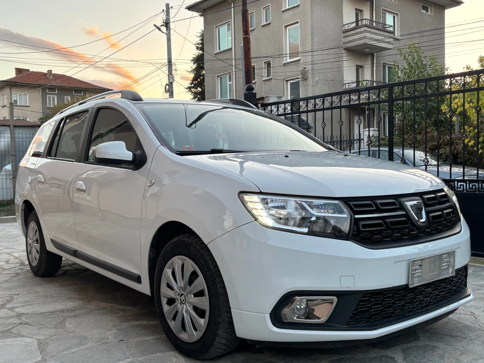 Dacia Logan Mcv 1.5 - изображение 3