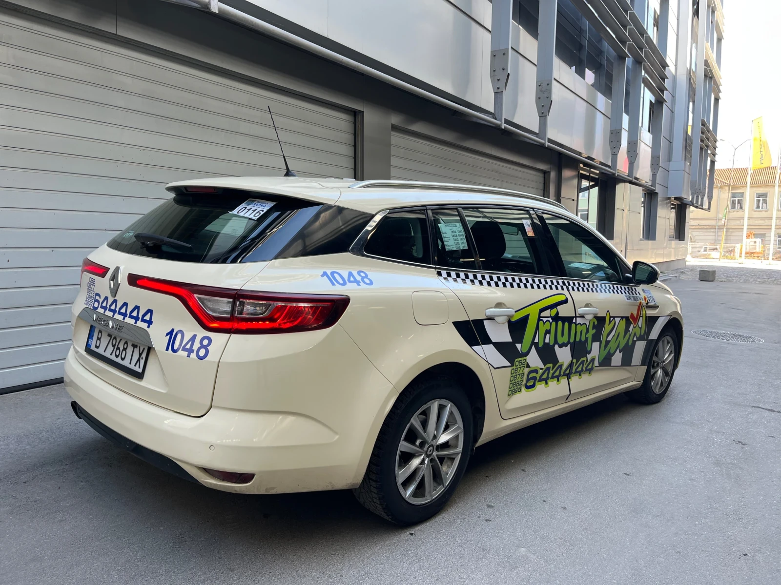 Renault Megane 1.5DCI EDC , снимка 4 - Автомобили и джипове - 53851493