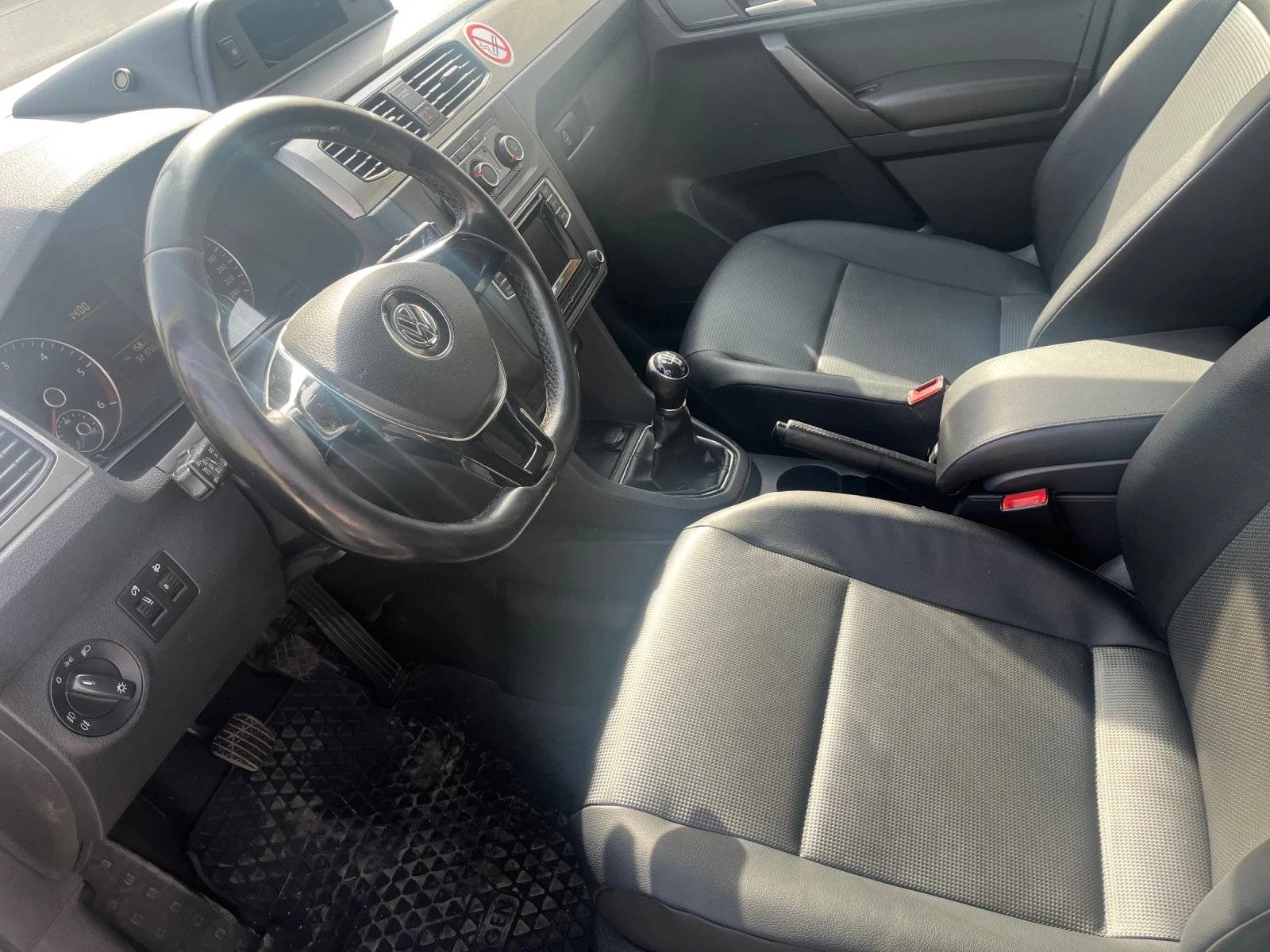 VW Caddy Макси, снимка 6 - Автомобили и джипове - 53876312