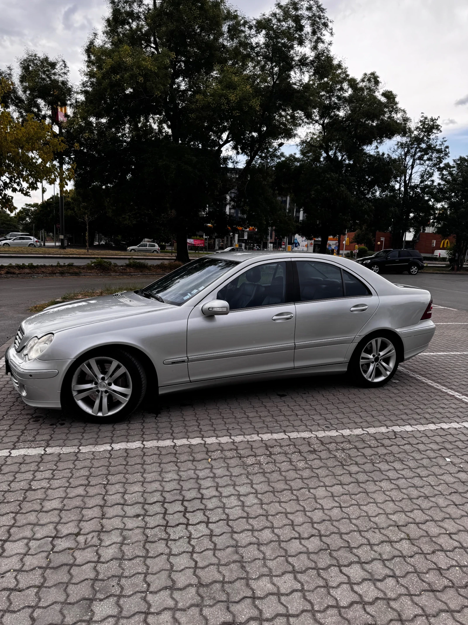 Mercedes-Benz C 270, снимка 3 - Автомобили и джипове - 54084527