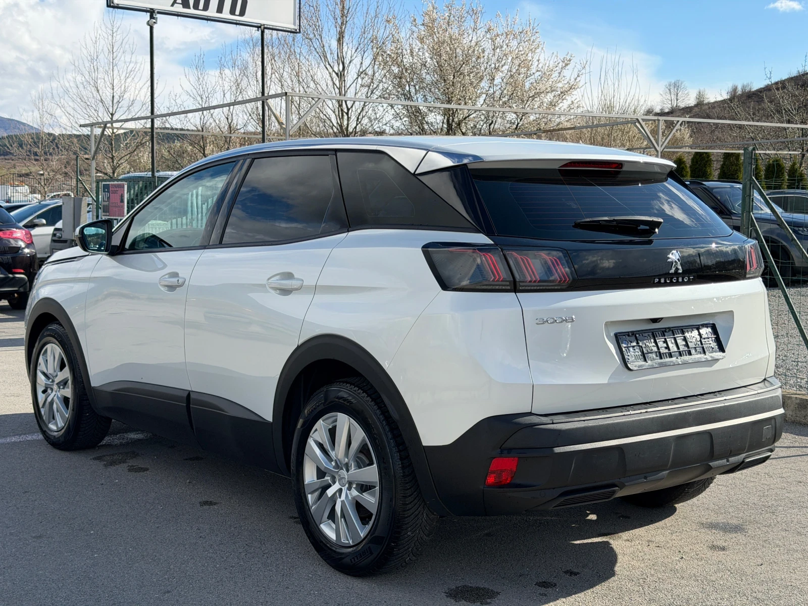 Peugeot 3008 1.5 BlueHDI 130 S&S EAT8, снимка 4 - Автомобили и джипове - 54137414