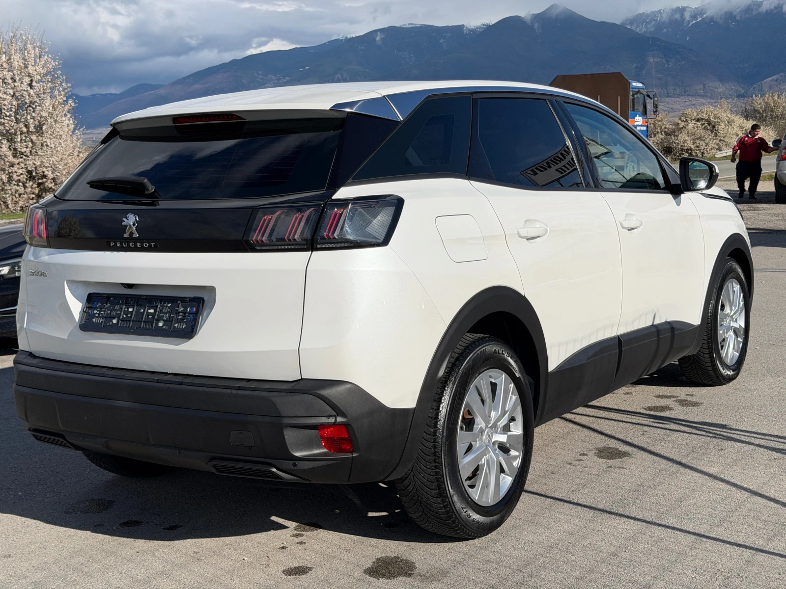 Peugeot 3008 1.5 BlueHDI 130 S&S EAT8, снимка 5 - Автомобили и джипове - 54137414