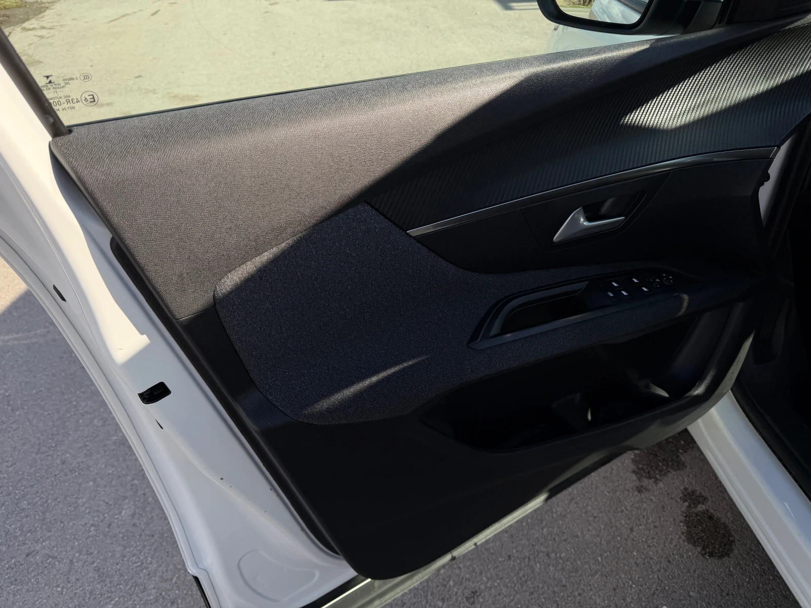 Peugeot 3008 1.5 BlueHDI 130 S&S EAT8, снимка 13 - Автомобили и джипове - 54137414