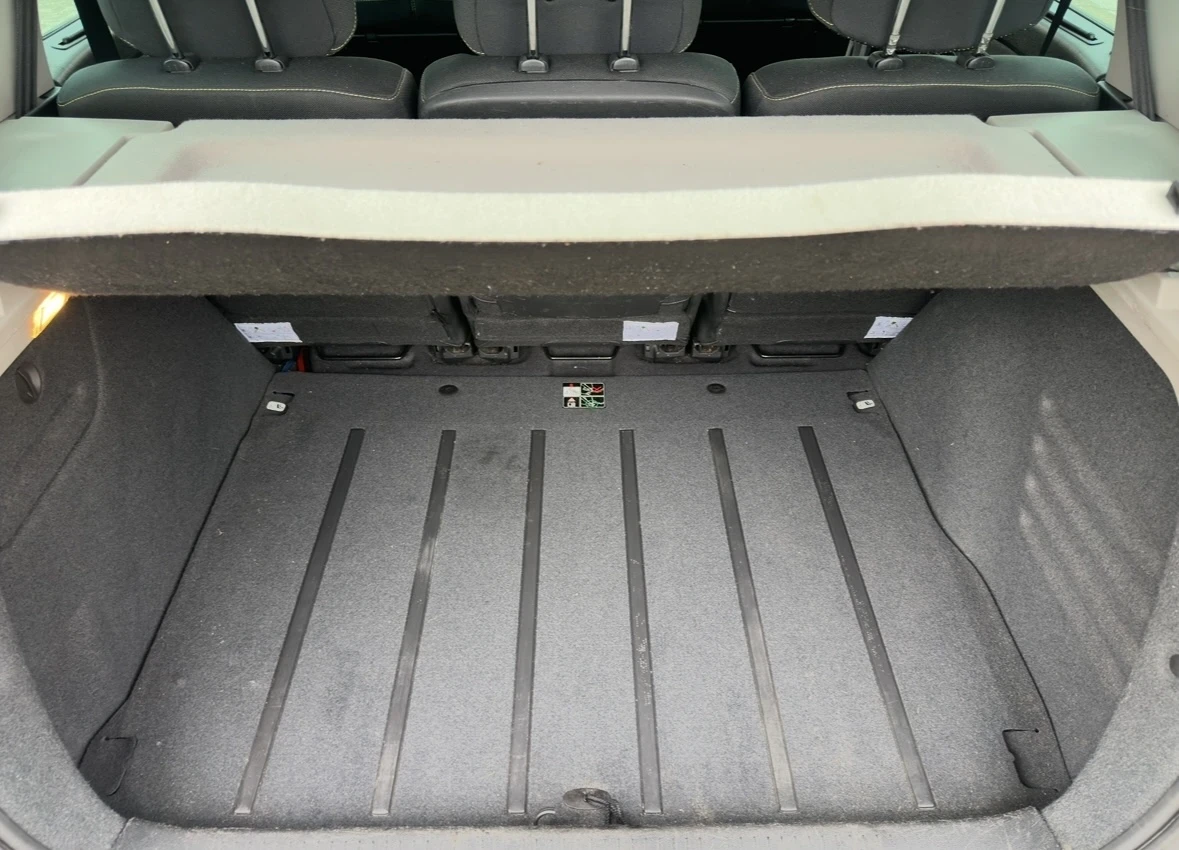 Renault Scenic 1.4TCE, снимка 14 - Автомобили и джипове - 54486001