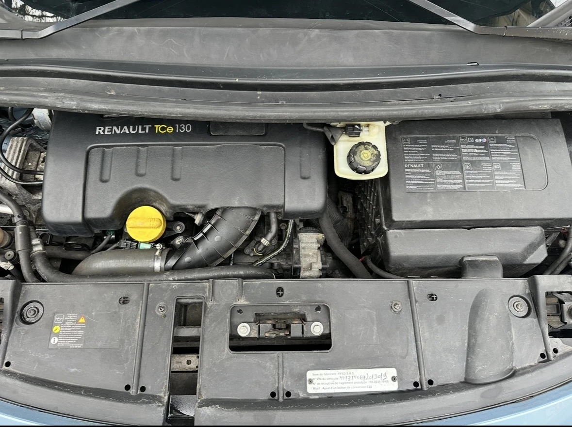 Renault Scenic 1.4TCE, снимка 15 - Автомобили и джипове - 54486001