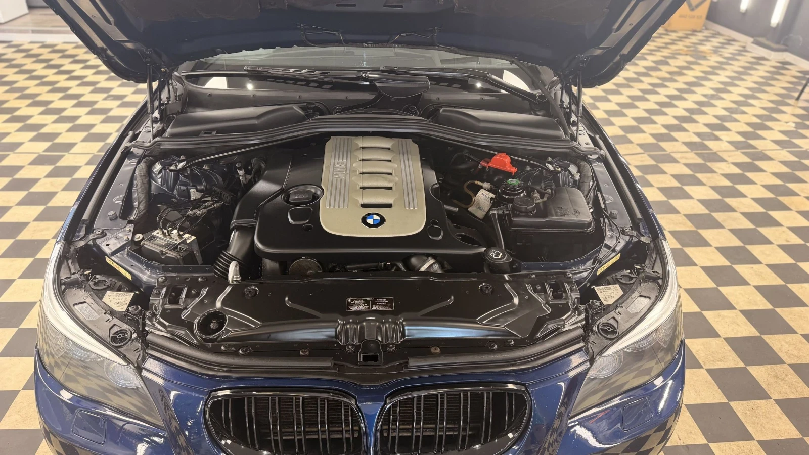 BMW 525 M-pack/DPF, снимка 11 - Автомобили и джипове - 54810242