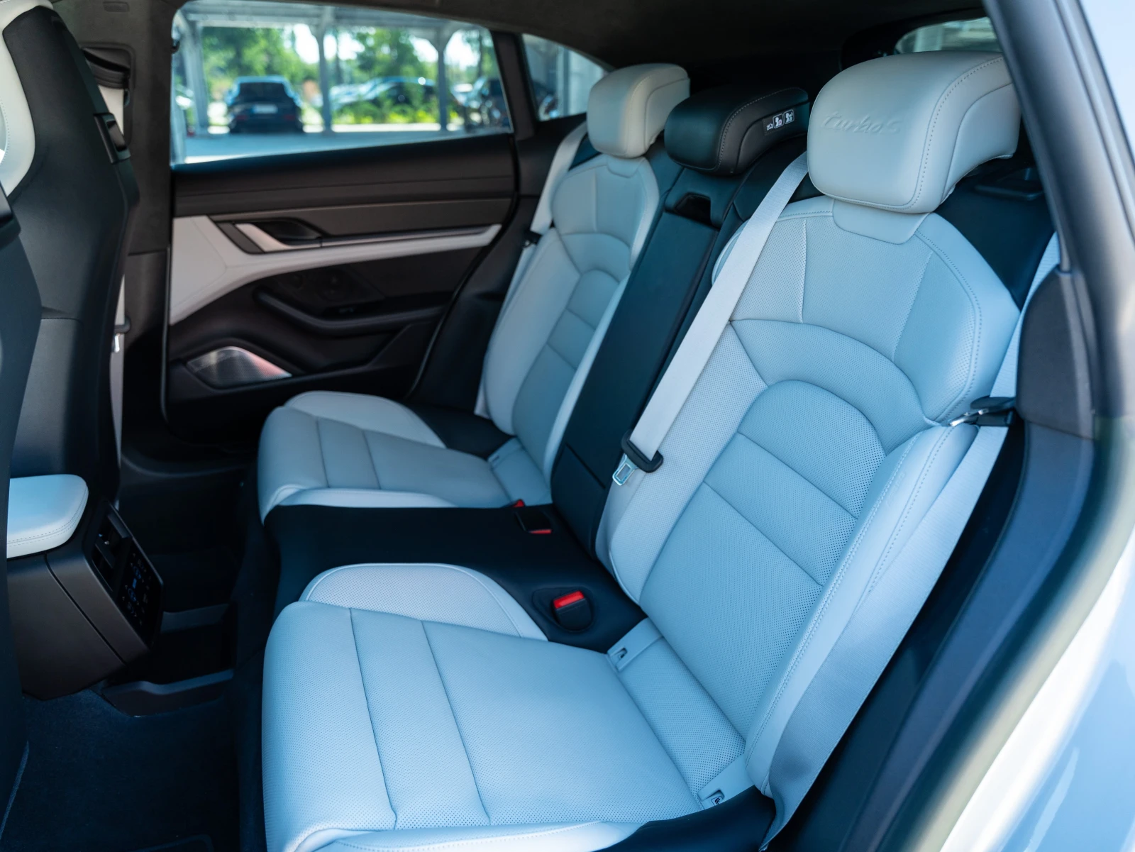 Porsche Taycan Turbo S Sport Turismo, снимка 13 - Автомобили и джипове - 55485387