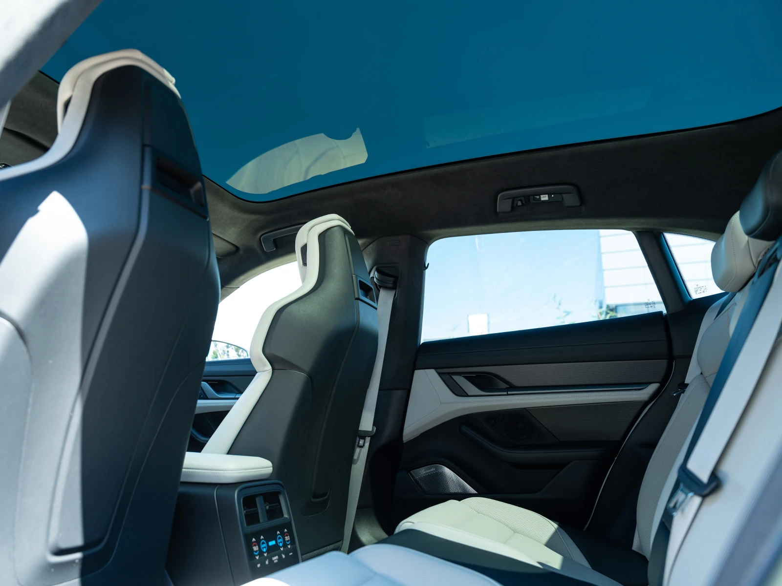 Porsche Taycan Turbo S Sport Turismo, снимка 15 - Автомобили и джипове - 55485387