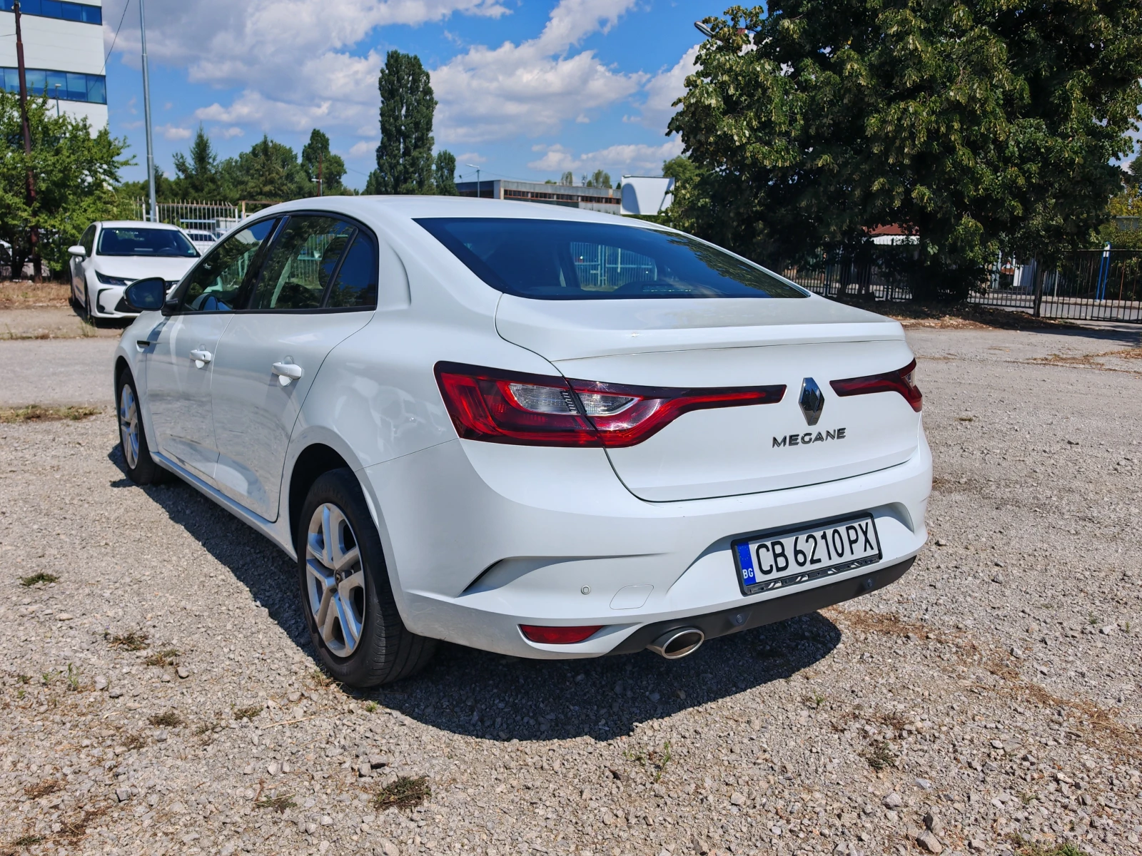 Renault Megane 1.33 Tce , снимка 4 - Автомобили и джипове - 55935652
