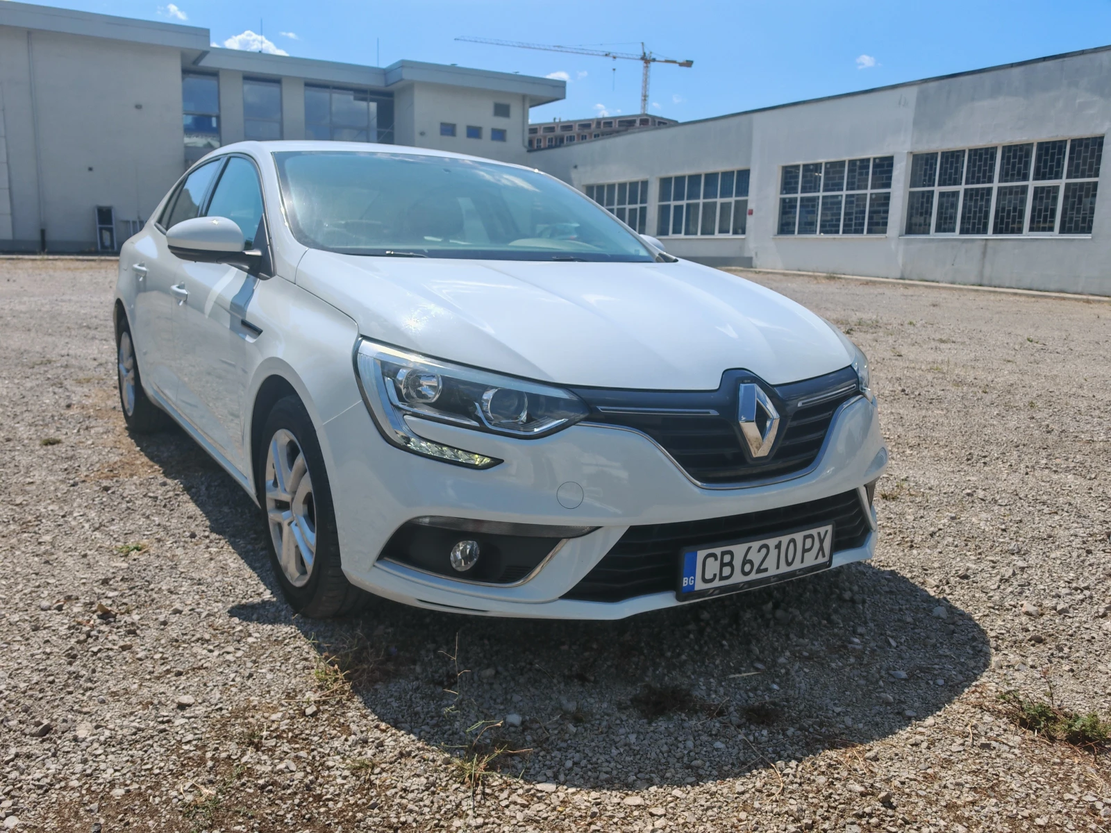 Renault Megane 1.33 Tce , снимка 2 - Автомобили и джипове - 55935652