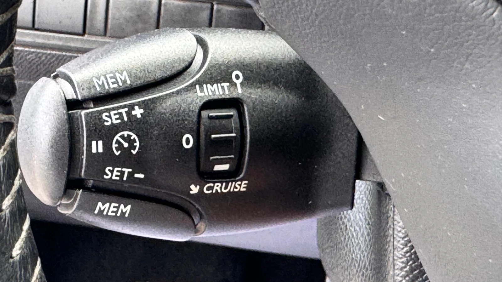 Peugeot 308 1.6 e-HDI Euro 5BBUSINESS, снимка 14 - Автомобили и джипове - 56153185