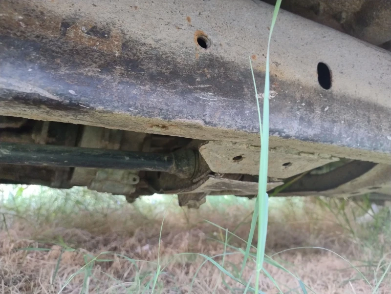 Toyota Hilux 2.5 D4D, снимка 5 - Автомобили и джипове - 52397527