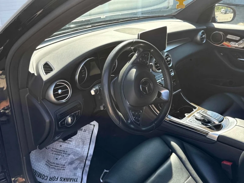 Mercedes-Benz GLC 300 AMG-pkg* 4M* Пано* Подгрев, снимка 7 - Автомобили и джипове - 52317601