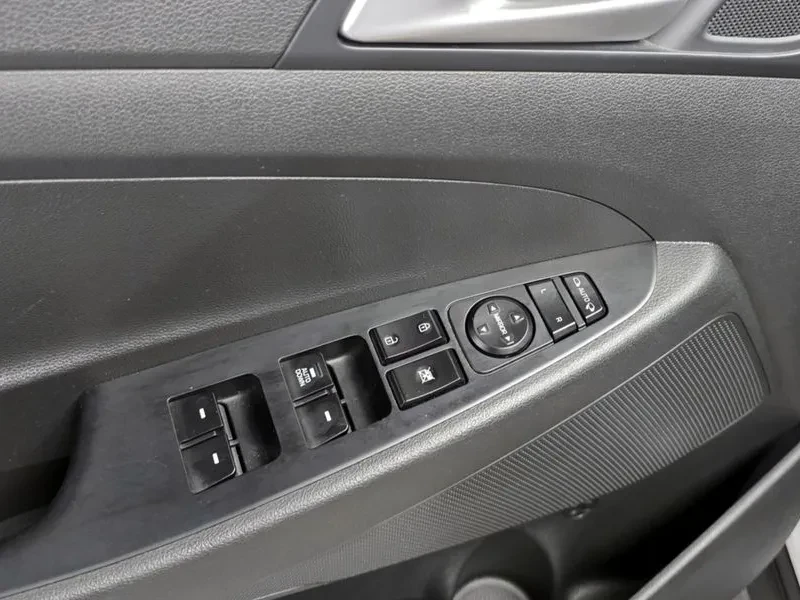 Hyundai Tucson 1.6 2WD SMART, снимка 14 - Автомобили и джипове - 55558801