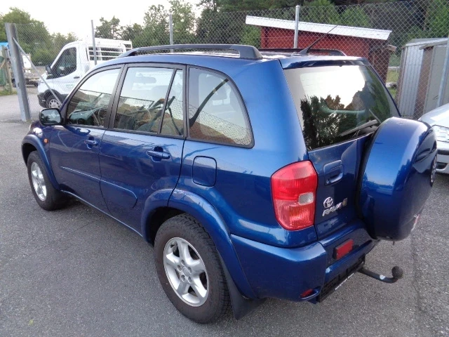 Toyota Rav4  2.0 16V Linea Sol 4x4, снимка 4 - Автомобили и джипове - 55570848