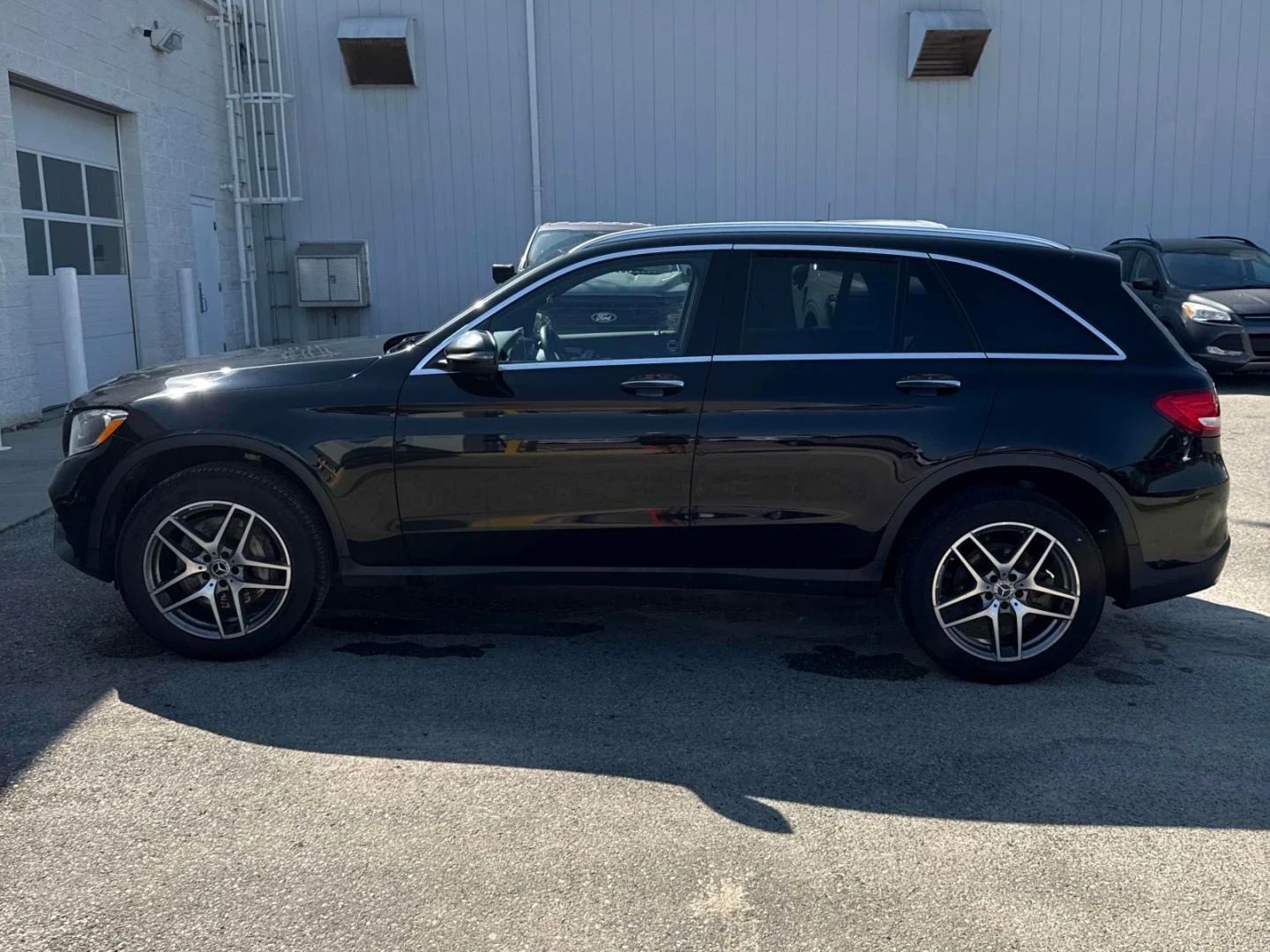 Mercedes-Benz GLC 300 AMG-pkg* 4M* Пано* Подгрев - изображение 3