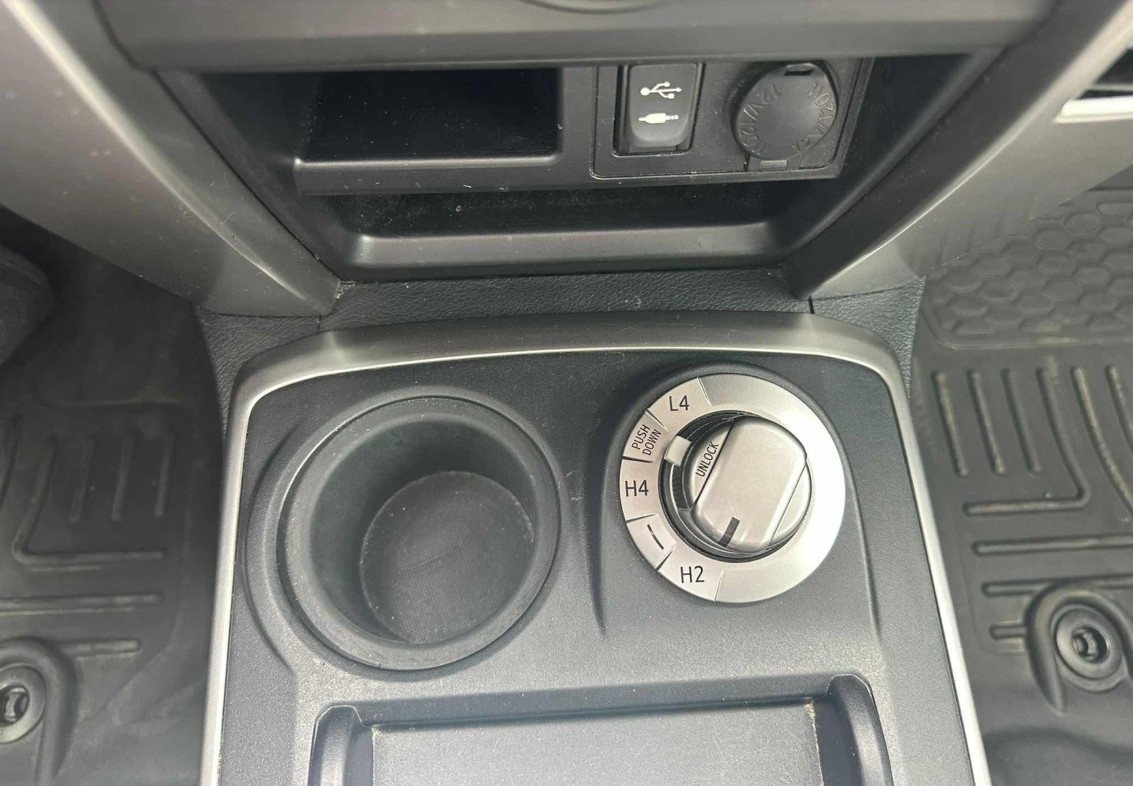 Toyota 4runner SR5, снимка 9 - Автомобили и джипове - 54566737