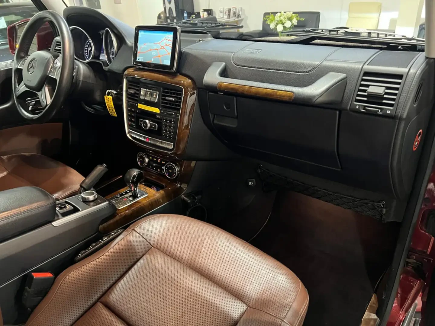 Mercedes-Benz G 500 5.5* V8* ДИСТРОНИК* HARMON* KARDON* МАСАЖ* КАМЕРА*, снимка 12 - Автомобили и джипове - 54945350