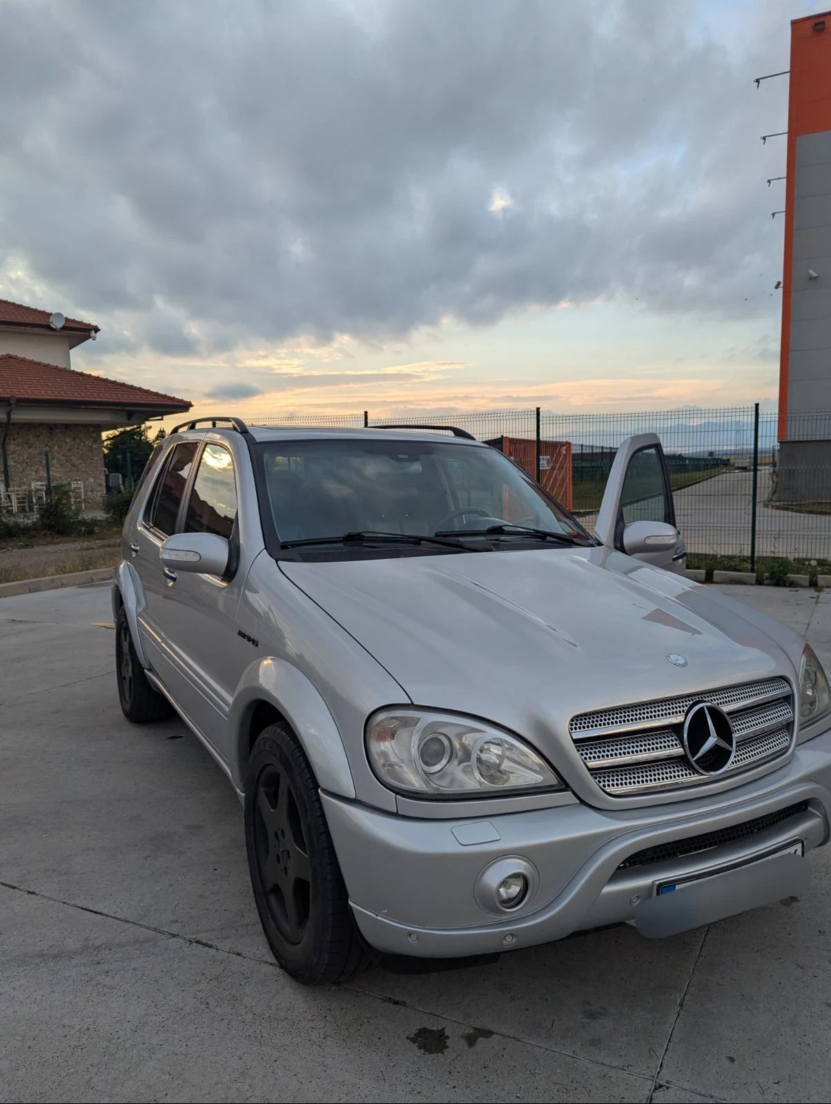 Mercedes-Benz ML 55 AMG AMG, снимка 12 - Автомобили и джипове - 55328959