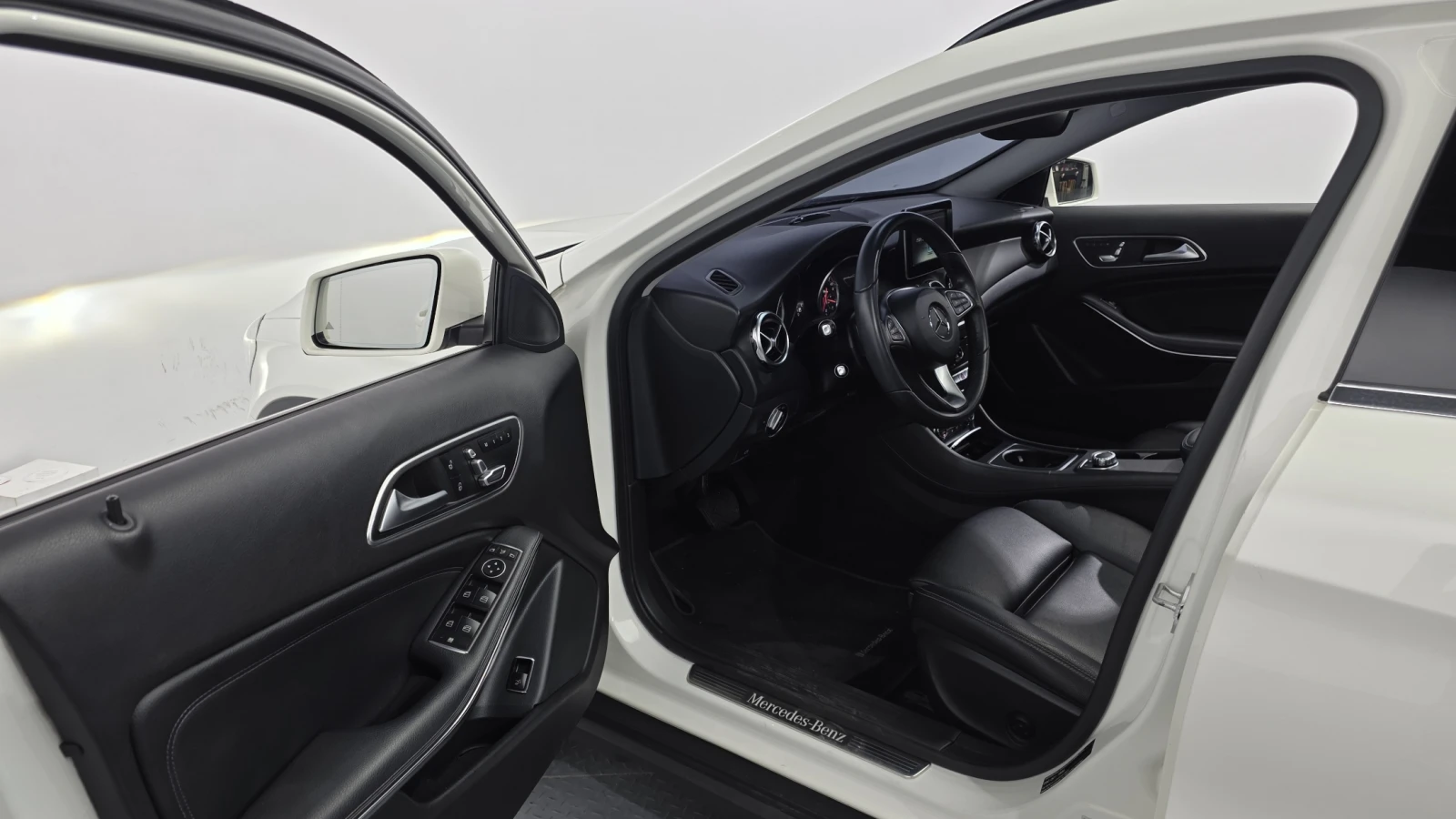 Mercedes-Benz GLA 220 ЛЮК* КРАЙНА ЦЕНА, снимка 10 - Автомобили и джипове - 55367111