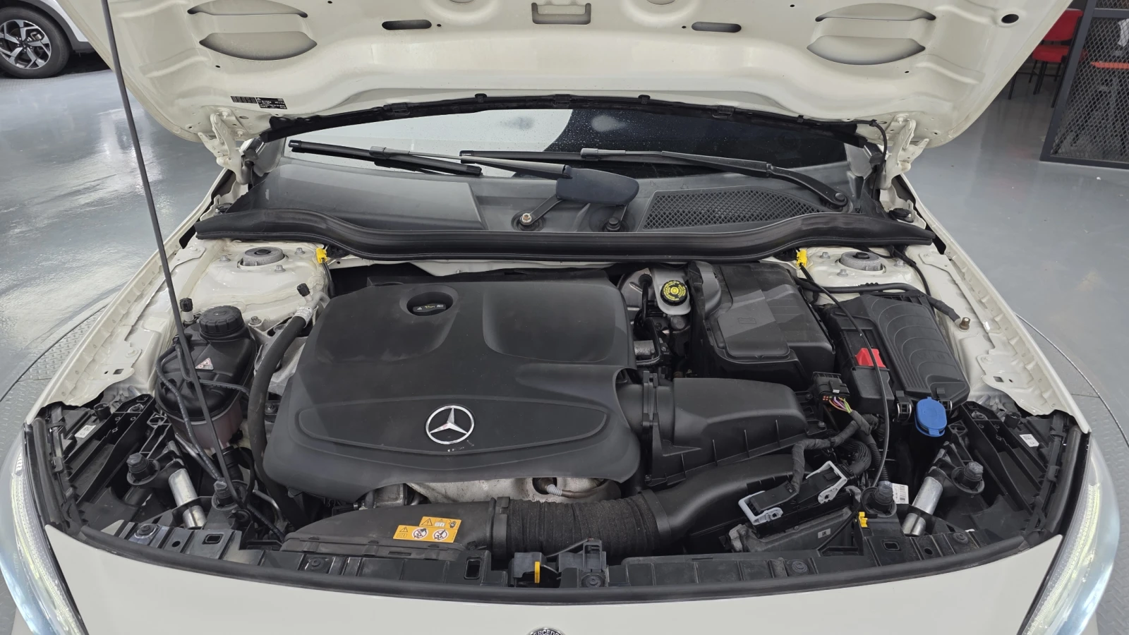 Mercedes-Benz GLA 220 ЛЮК* КРАЙНА ЦЕНА, снимка 6 - Автомобили и джипове - 55367111