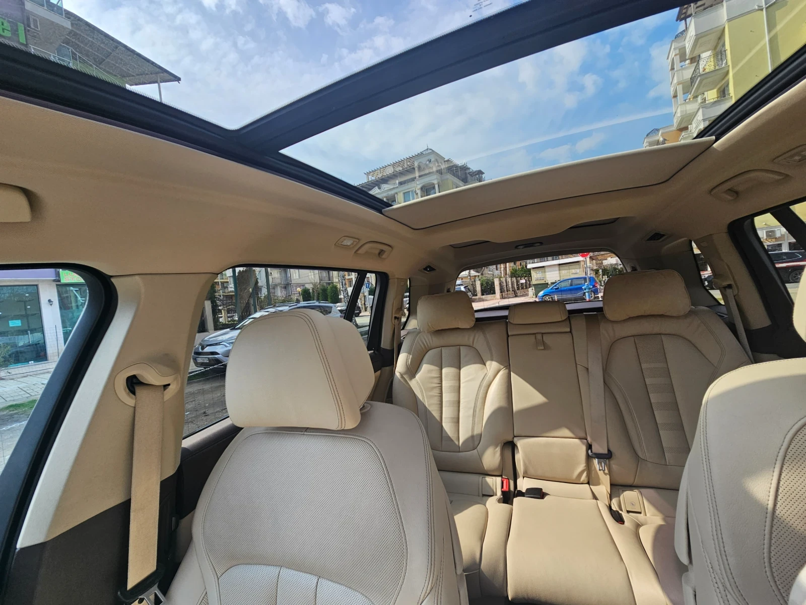 BMW X7 40i M-pack Laser, снимка 8 - Автомобили и джипове - 55607351