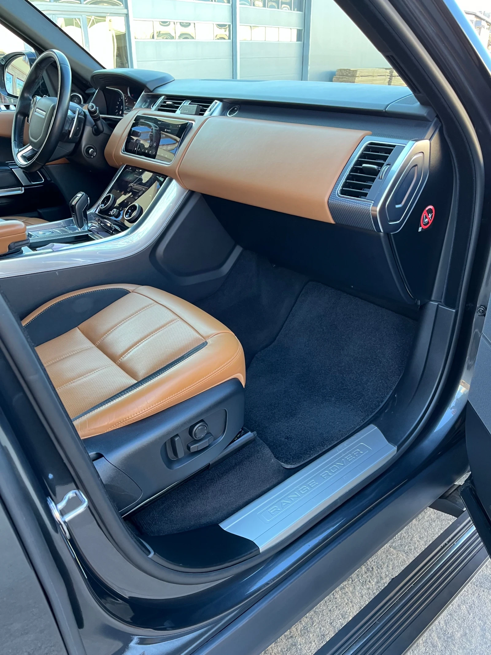 Land Rover Range Rover Sport 6+ 1 HSE DYNAMIC СТЕПЕНКИ нов двигател по гаранция, снимка 8 - Автомобили и джипове - 55667389