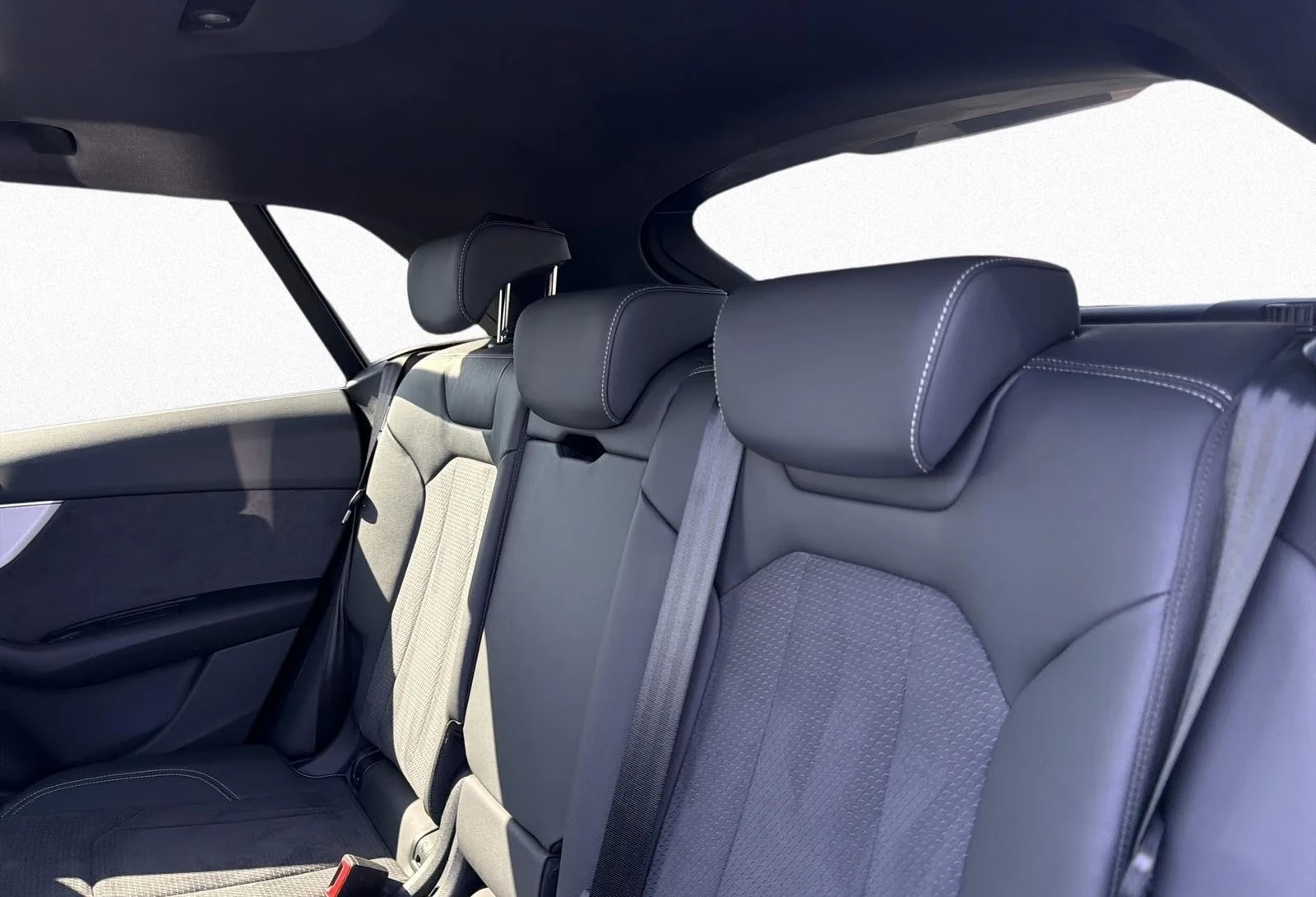 Audi Q8 50 TDI / S-LINE / BLACK OPTIC / MATRIX / HUD/ PANO, снимка 12 - Автомобили и джипове - 56081305