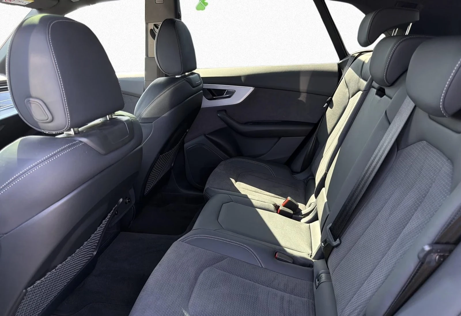 Audi Q8 50 TDI / S-LINE / BLACK OPTIC / MATRIX / HUD/ PANO, снимка 11 - Автомобили и джипове - 56081305