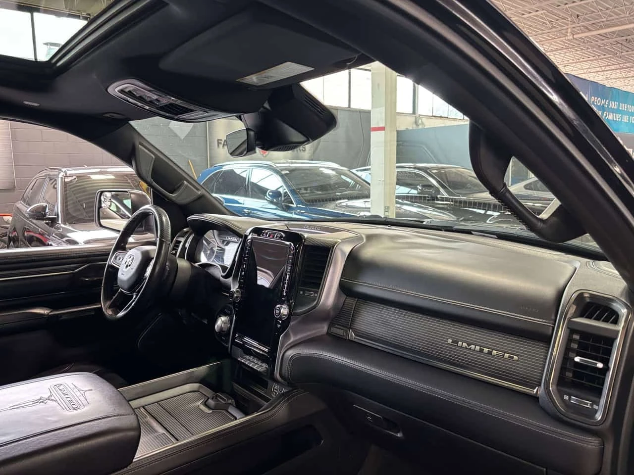 Dodge RAM 1500 * Limited| V8HEMI| 4X4| NAV| HARMANKARDON| LEATHER | Mobile.bg � ����������� 12