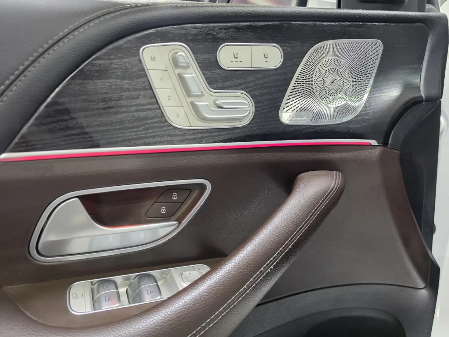 Mercedes-Benz GLE 350 4MATIC* * BURMESTER* * 360 КАМЕРИ* * ПАНОРАМА, снимка 8 - Автомобили и джипове - 56576042
