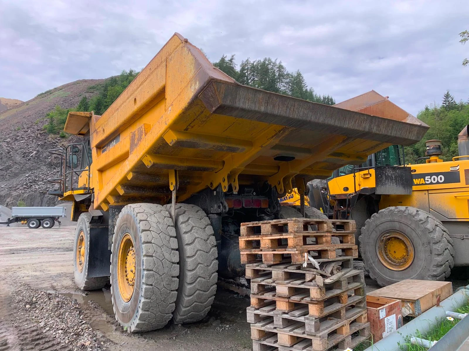 Минна техника Komatsu HD 405 ЛИЗИНГ, снимка 3 - Индустриална техника - 54949001