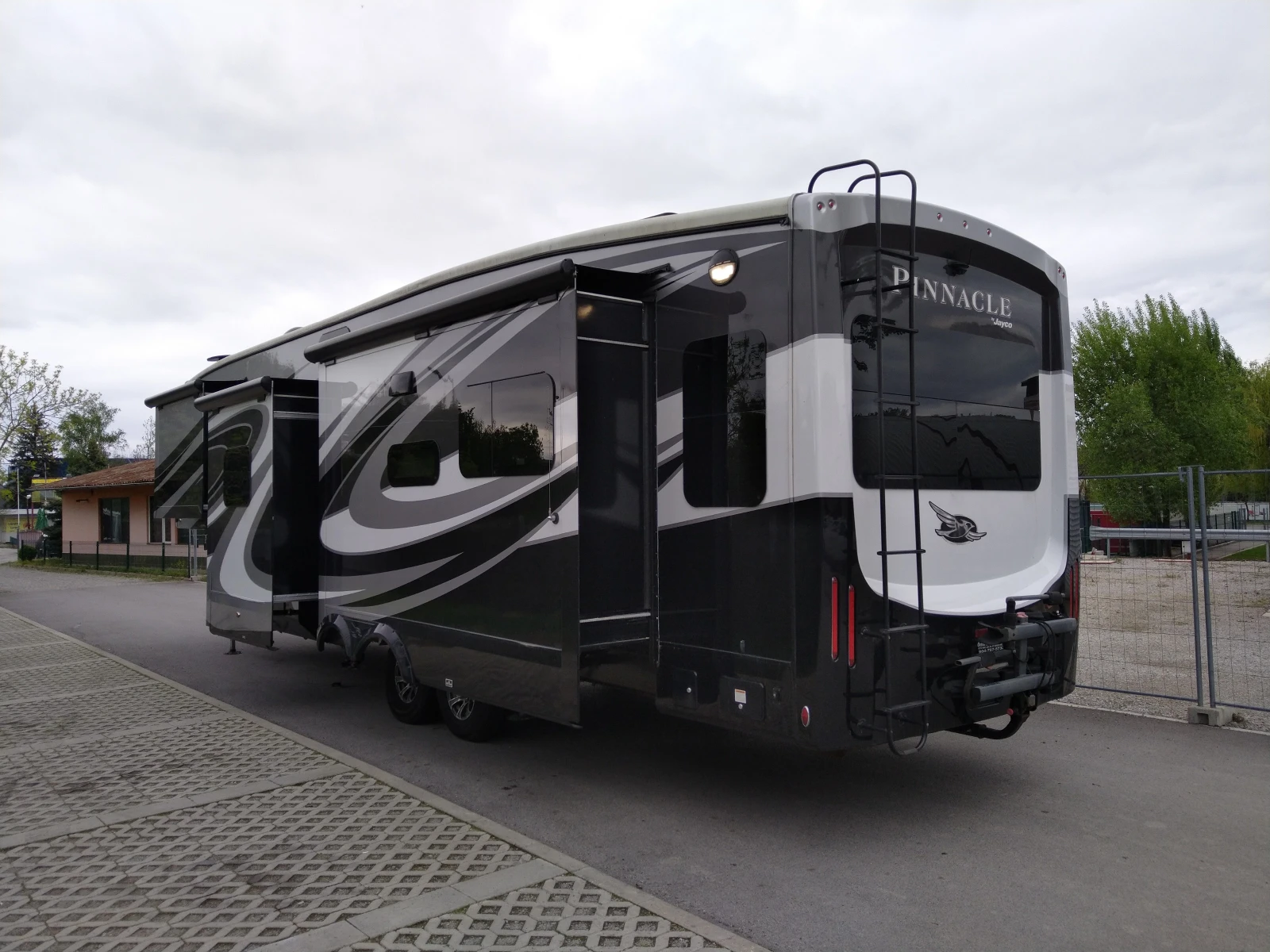 Каравана Други Jayco Pinnacle 37MDQS - изображение 7