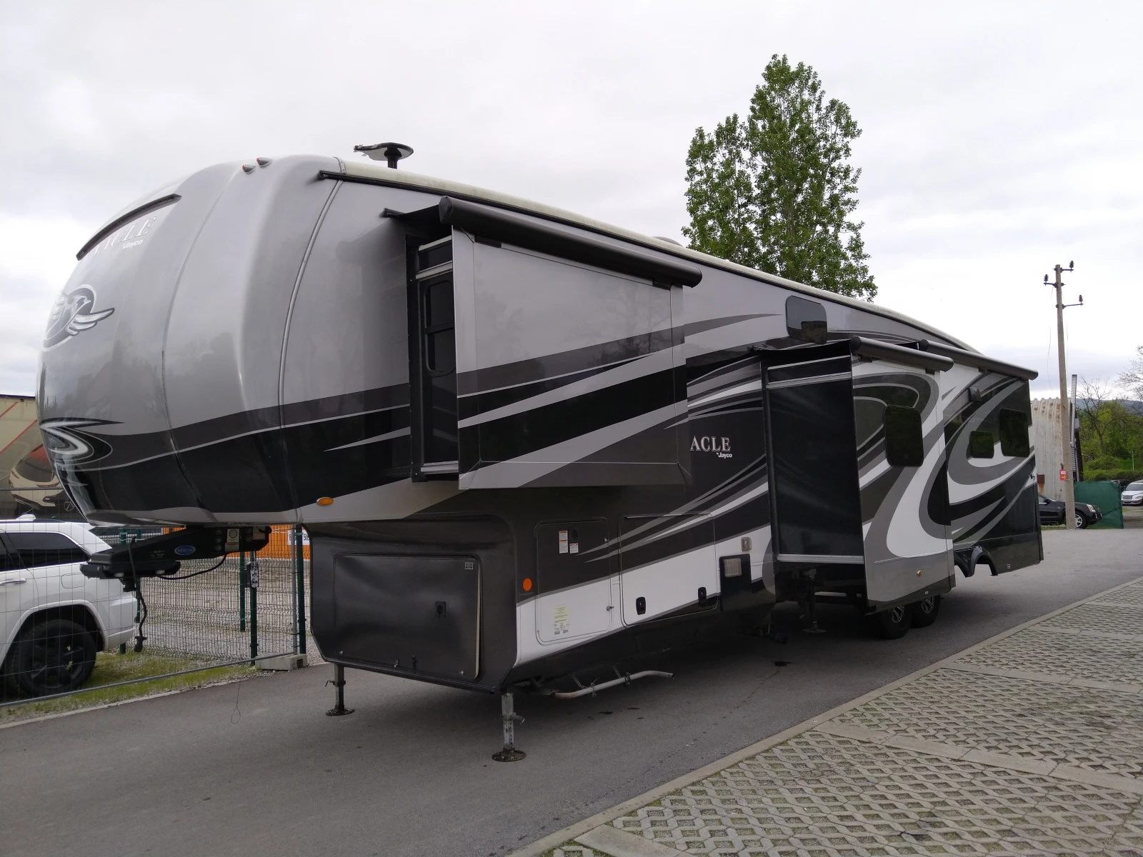 Каравана Други Jayco Pinnacle 37MDQS - изображение 6