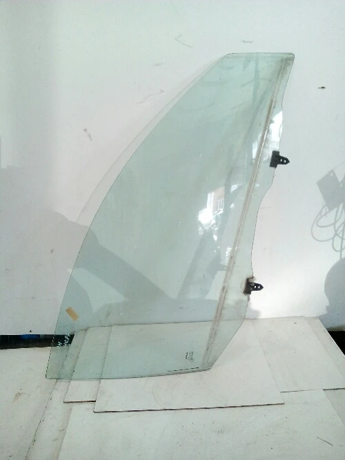 Стъкло предно дясно Нисан Примера комби