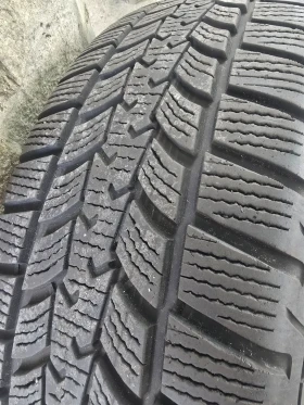 Гуми Зимни 215/60R16, снимка 4