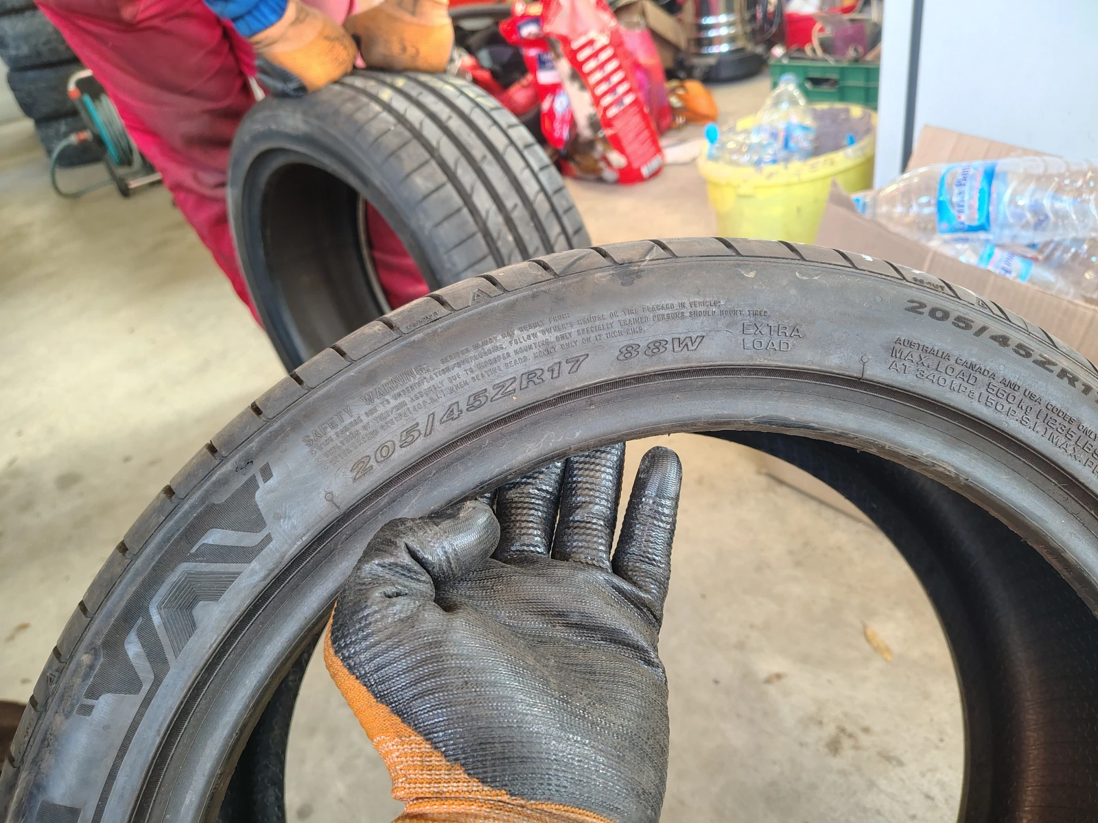 Гуми Летни 205/45R17, снимка 4 - Гуми и джанти - 53716069