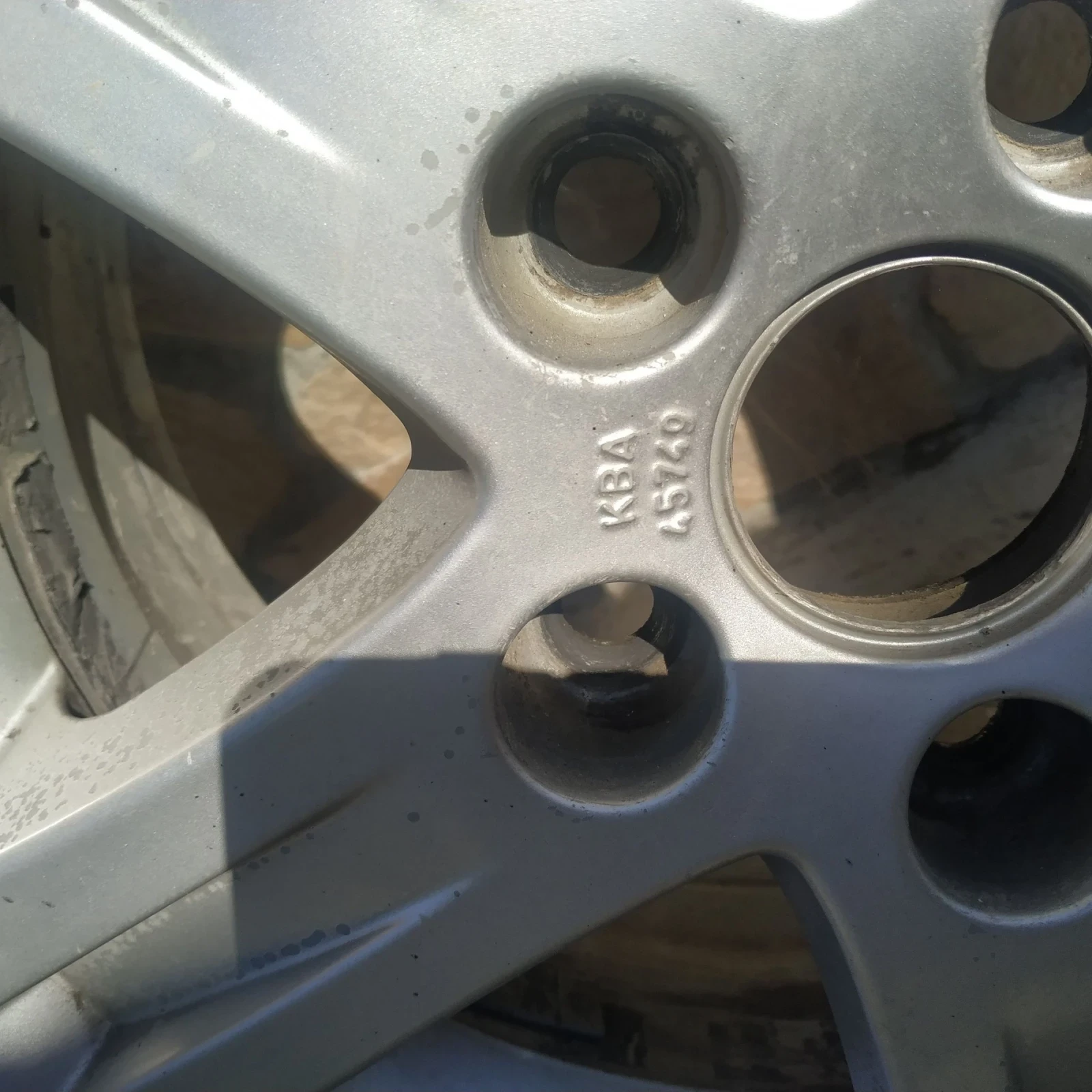 Гуми с джанти Michelin 195/65R15, снимка 2 - Гуми и джанти - 54155032