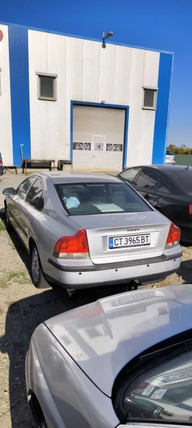 Volvo S60 2.4 140к.с - изображение 2