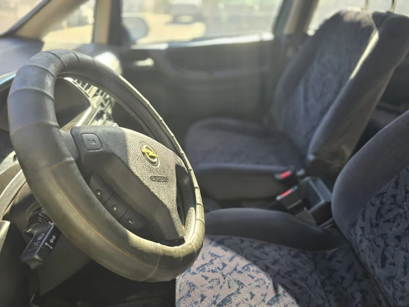 Opel Zafira, снимка 7 - Автомобили и джипове - 47173320