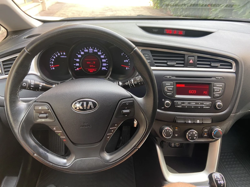 Kia Ceed 1.4 Cool 55 000 км, снимка 14 - Автомобили и джипове - 47182061