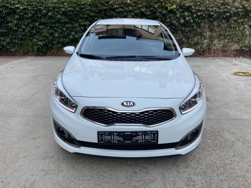 Kia Ceed 1.4 Cool 55 000 км, снимка 2 - Автомобили и джипове - 47182061