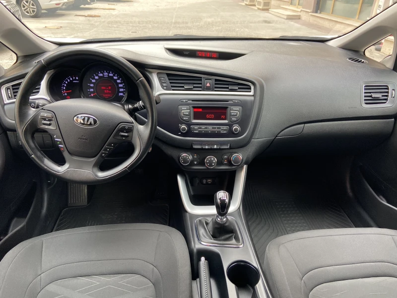 Kia Ceed 1.4 Cool 55 000 км, снимка 13 - Автомобили и джипове - 47182061