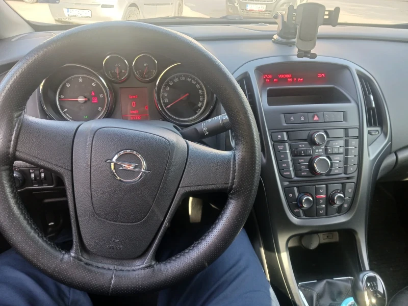 Opel Astra J, снимка 8 - Автомобили и джипове - 47245161