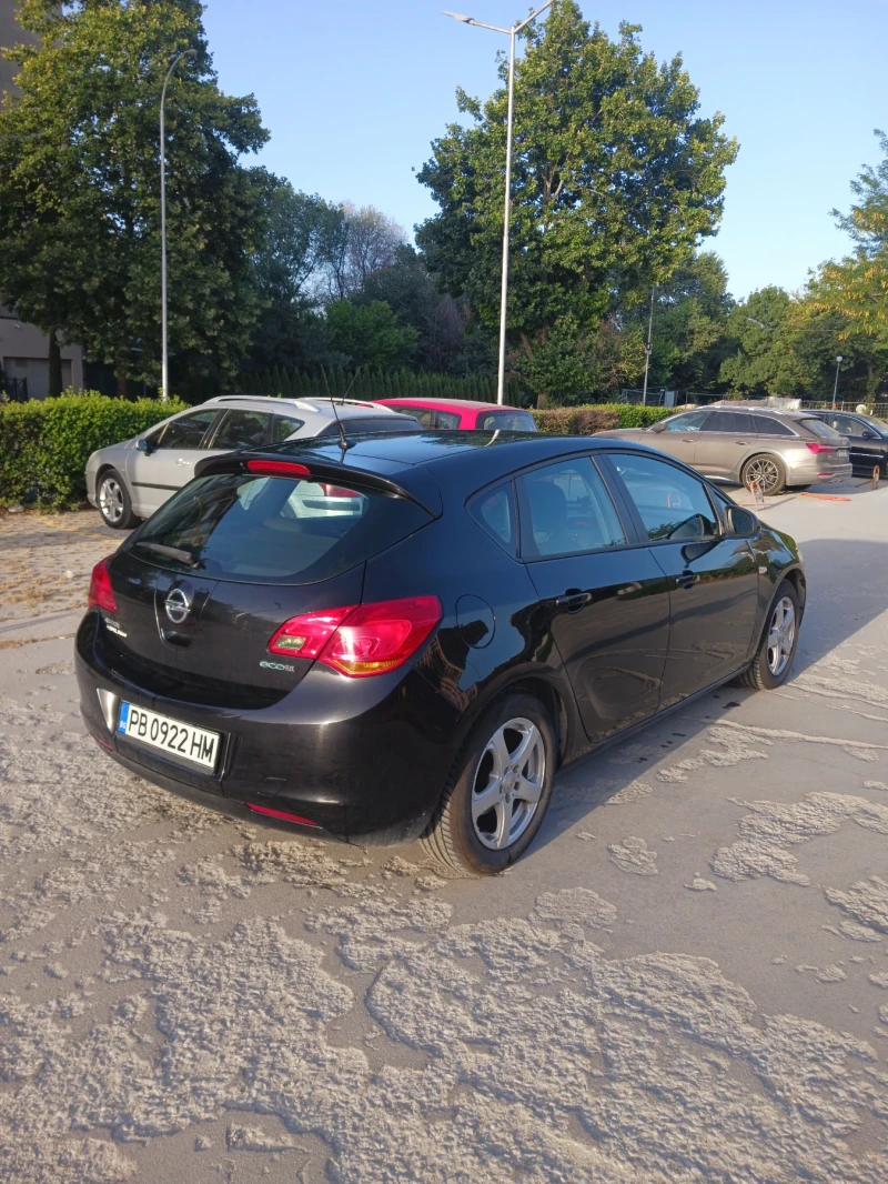 Opel Astra J, снимка 4 - Автомобили и джипове - 47245161