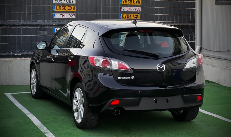 Mazda 3 2.0i Exclusive-Line Keyless Go Климатроник Парктро, снимка 6 - Автомобили и джипове - 47681416